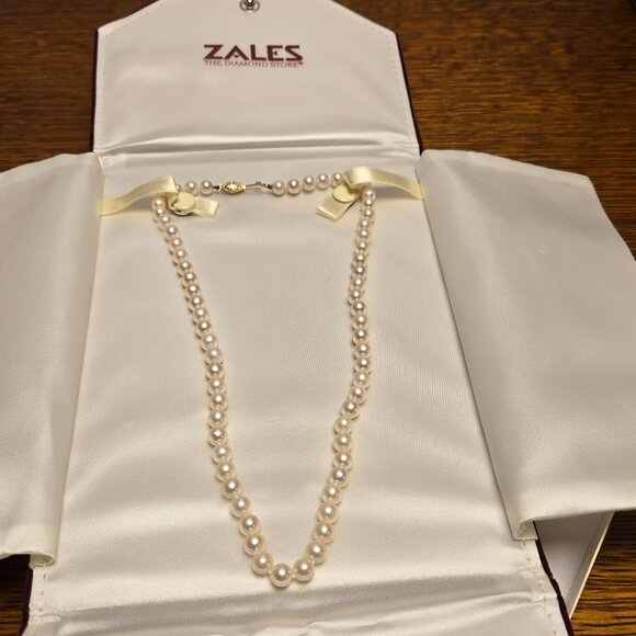 Zales Classic Pearl Necklace, 18", 14K clasp, NIB - Picture 1 of 4